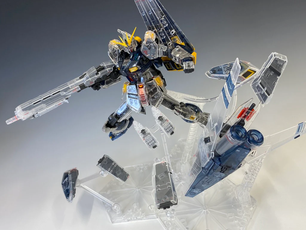 Bandai Gundam Base Exclusive RG 1/144 Nu Gundam HWS (Clear Color) - Image 13