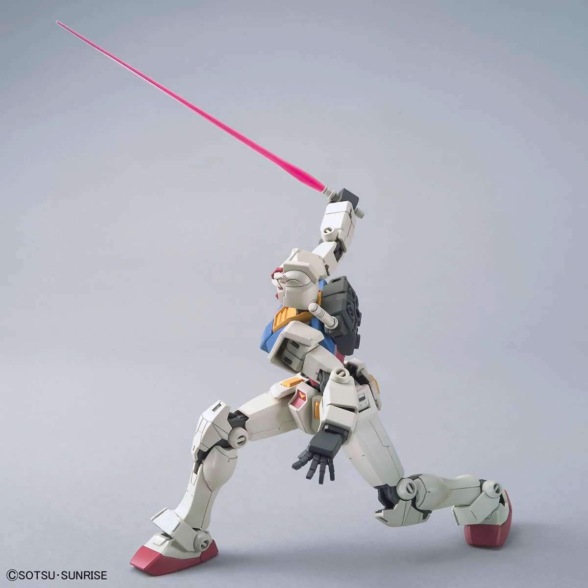 Bandai HG 1/144 RX-78-2 Gundam (Beyond Global) Model Kit - Image 4