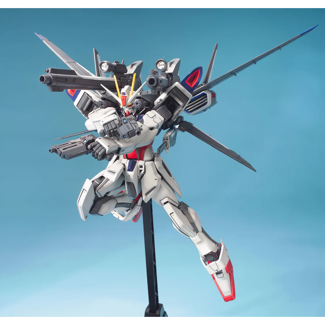 Bandai MG 1/100 GAT-X105E Lukas's Strike E + I.W.S.P. Model Kit - Image 4