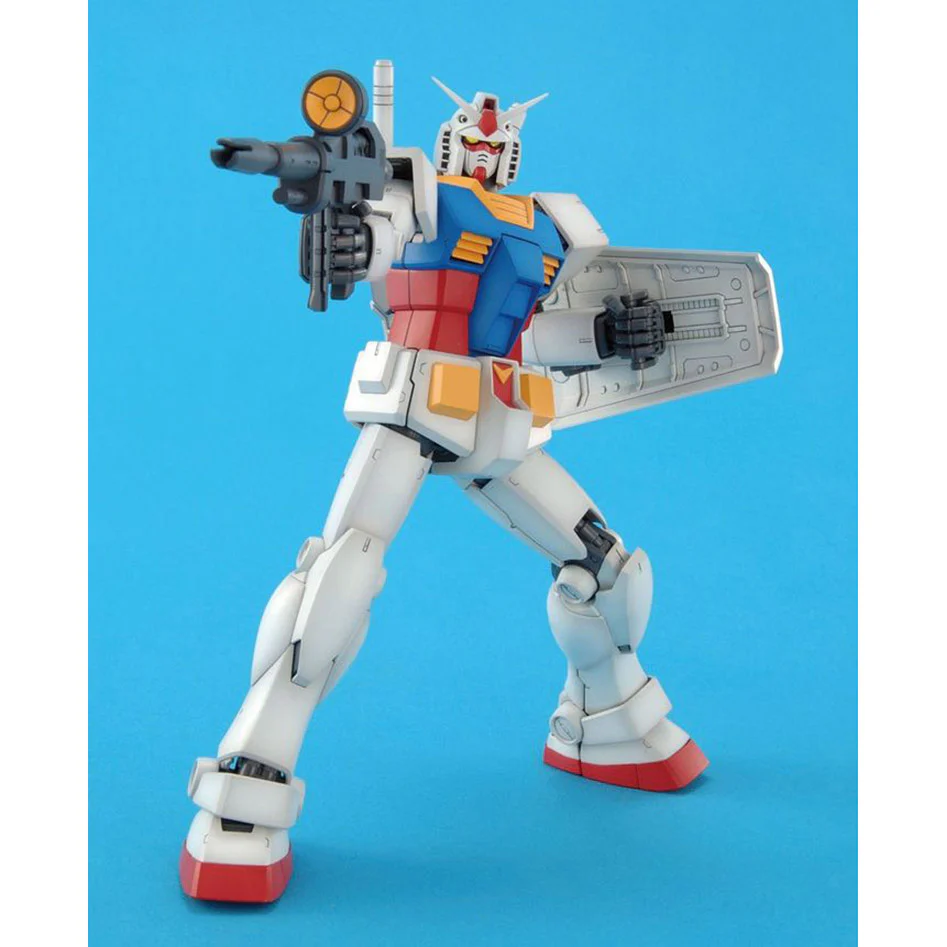 Bandai MG 1/100 Gundam RX-78-2 (Ver 2.0) Model Kit - Image 6