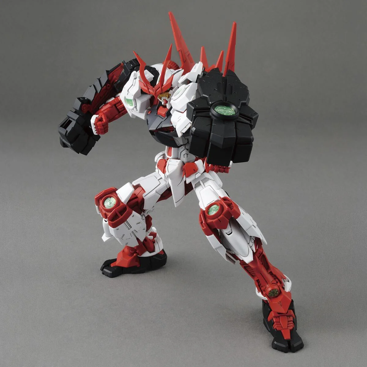 Bandai MG 1/100 Sengoku Astray Gundam Model Kit - Image 4