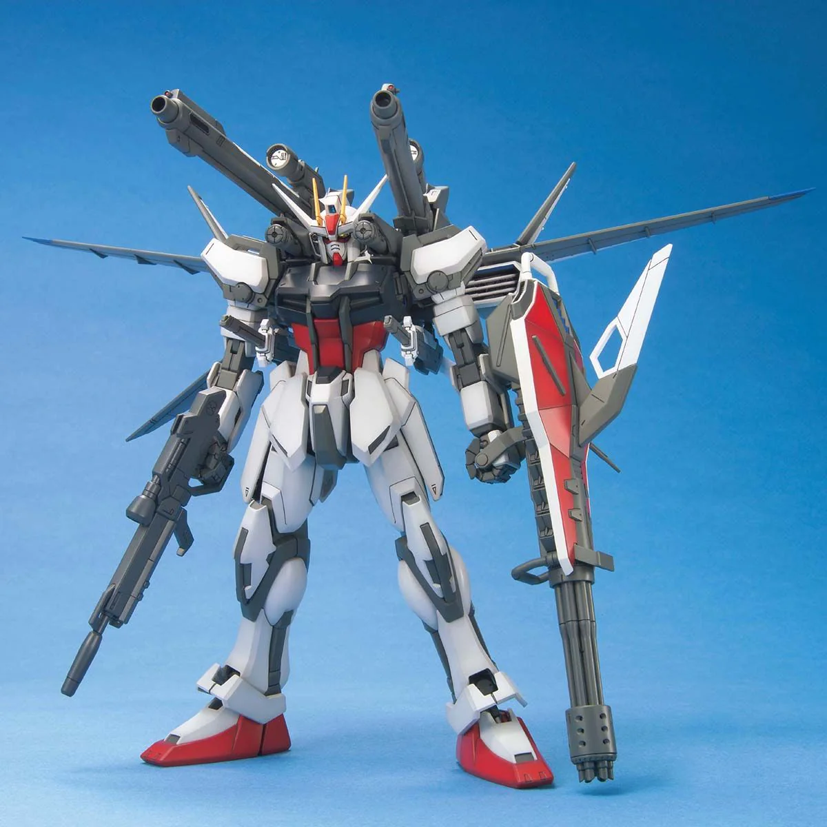 Bandai MG 1/100 Strike Gundam IWSP Model Kit - Image 2