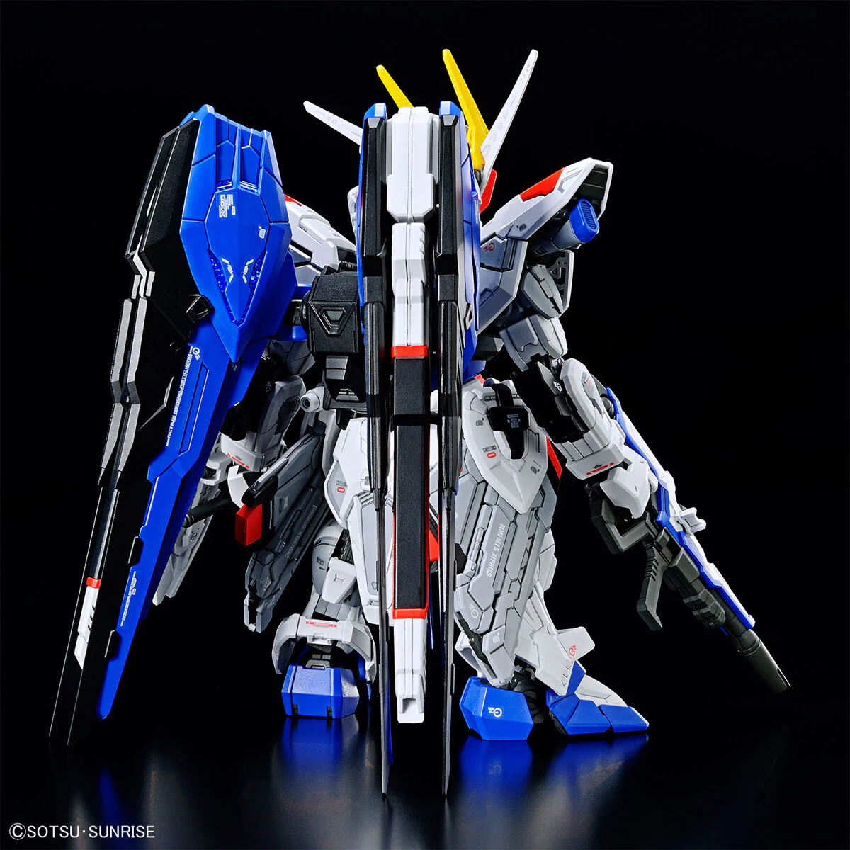 Bandai MGSD Master Grade SD Freedom Gundam Model Kit - Image 3