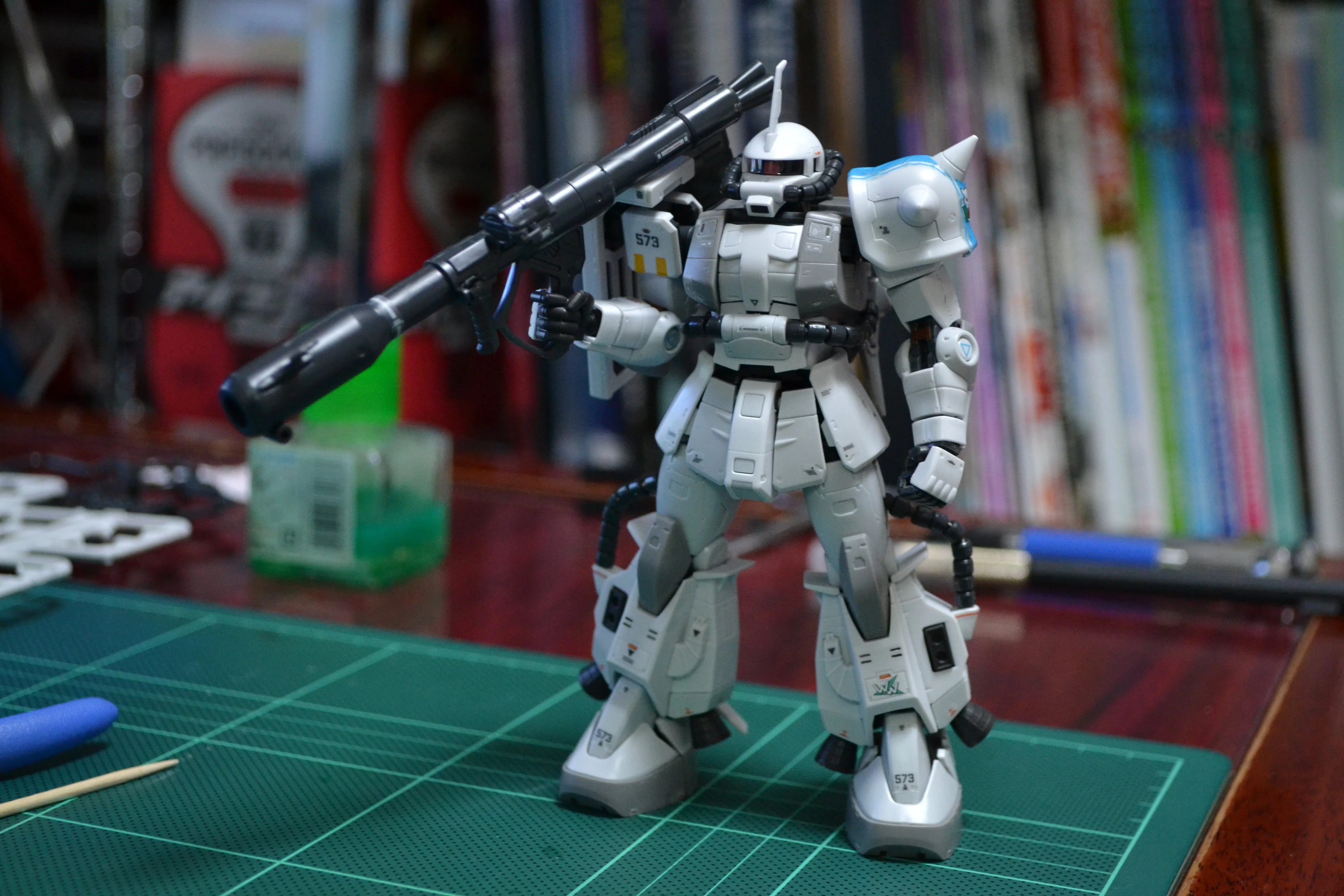 Bandai RG 1/144 MS-06R-1A Shin Matsunaga's Zaku Ⅱ Model Kit - Image 11