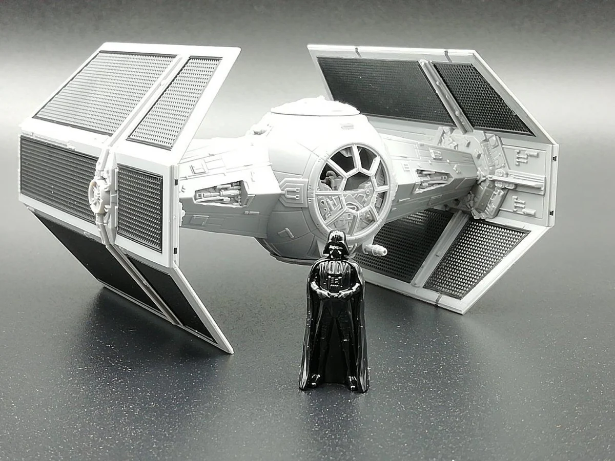 Bandai Star Wars Tie Advanced x1 Model Kit - Image 6