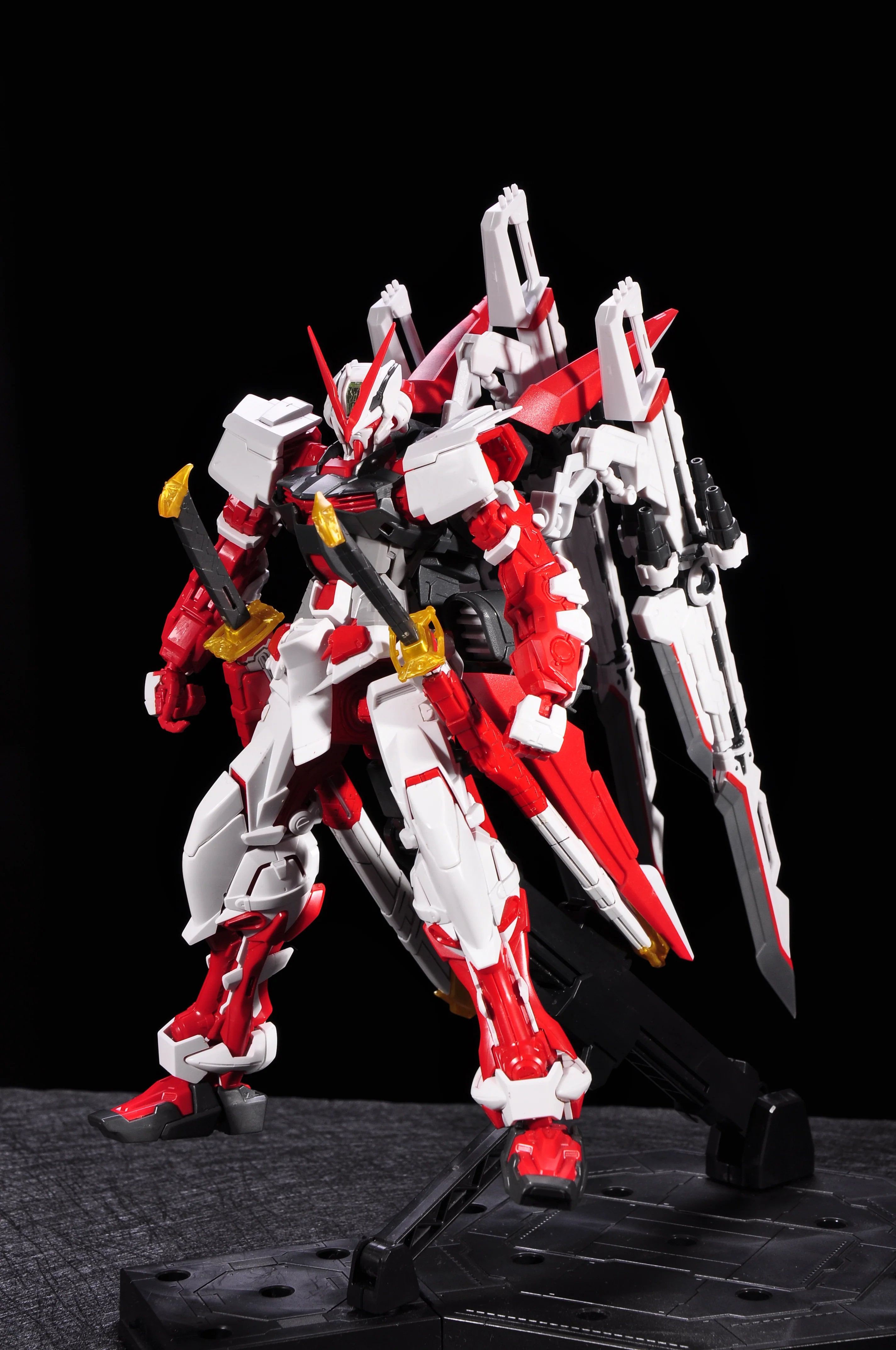 Effect Wing MG 1/100 Gundam Astray Red Frame/Blue Frame Flight Unit - Image 11