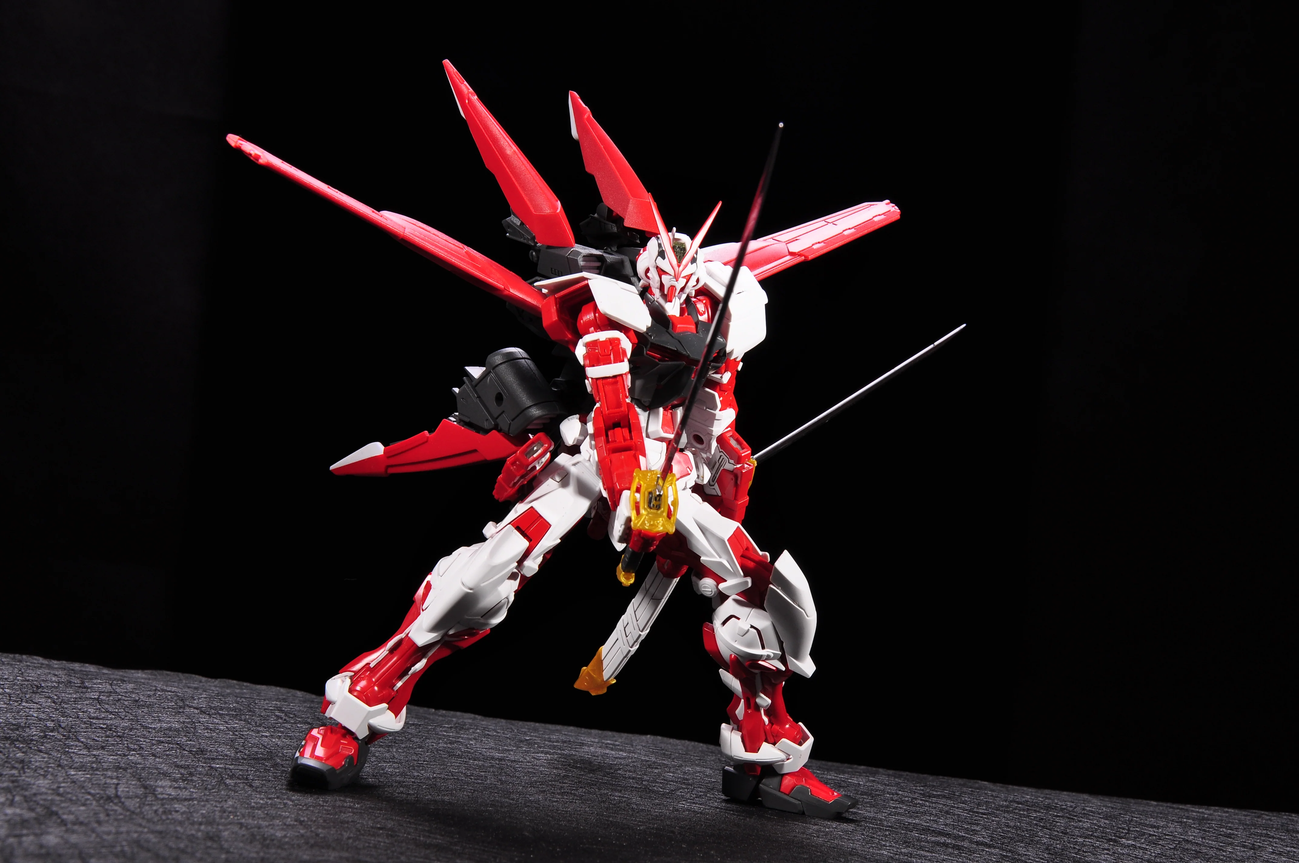 Effect Wing MG 1/100 Gundam Astray Red Frame/Blue Frame Flight Unit - Image 9