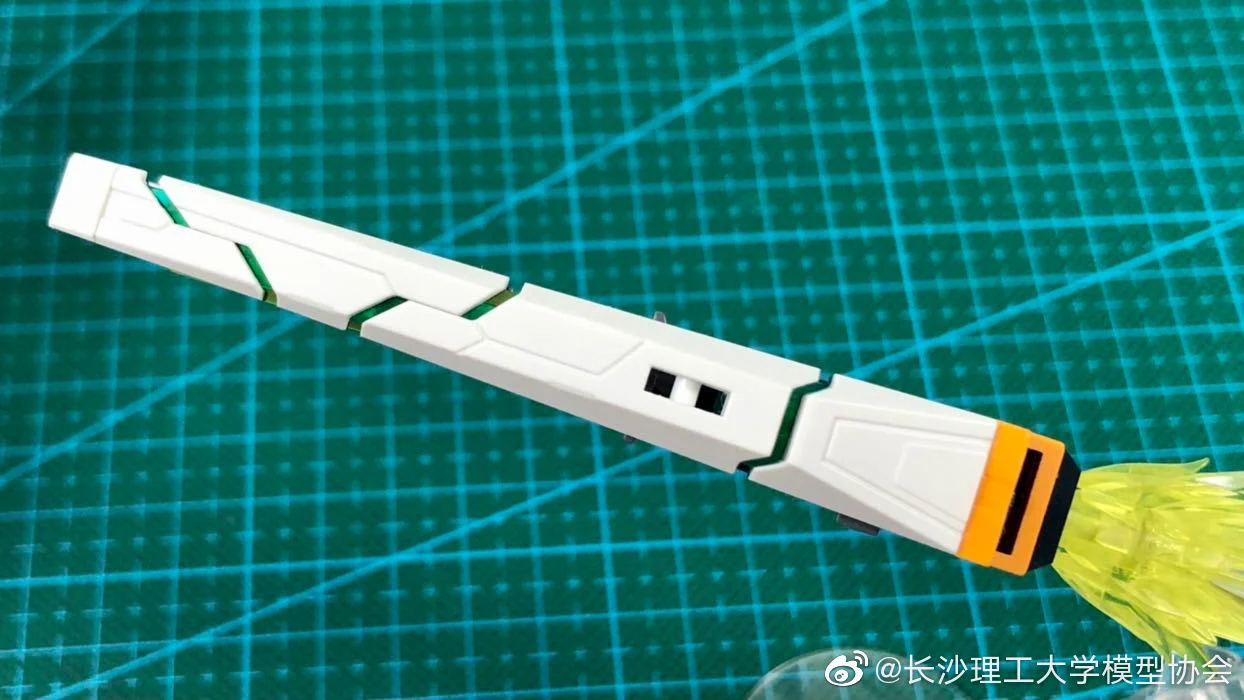 Susan Model RG 1/144 Nu Gundam Fin Funnel Add-On Set - Image 5